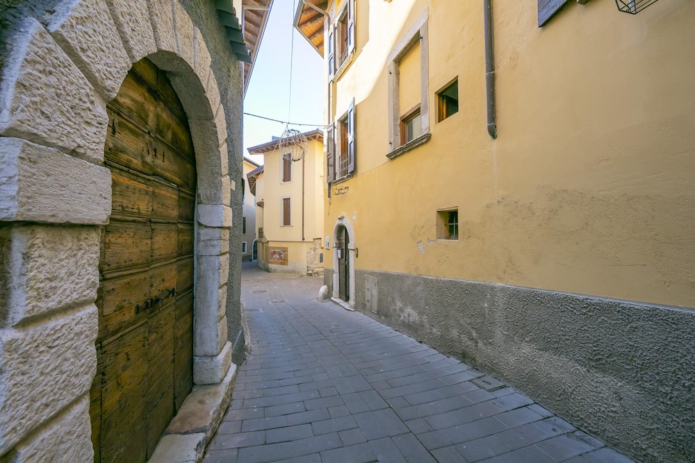 Sergio Il Gufo - Orange in Historic Cente view 3
