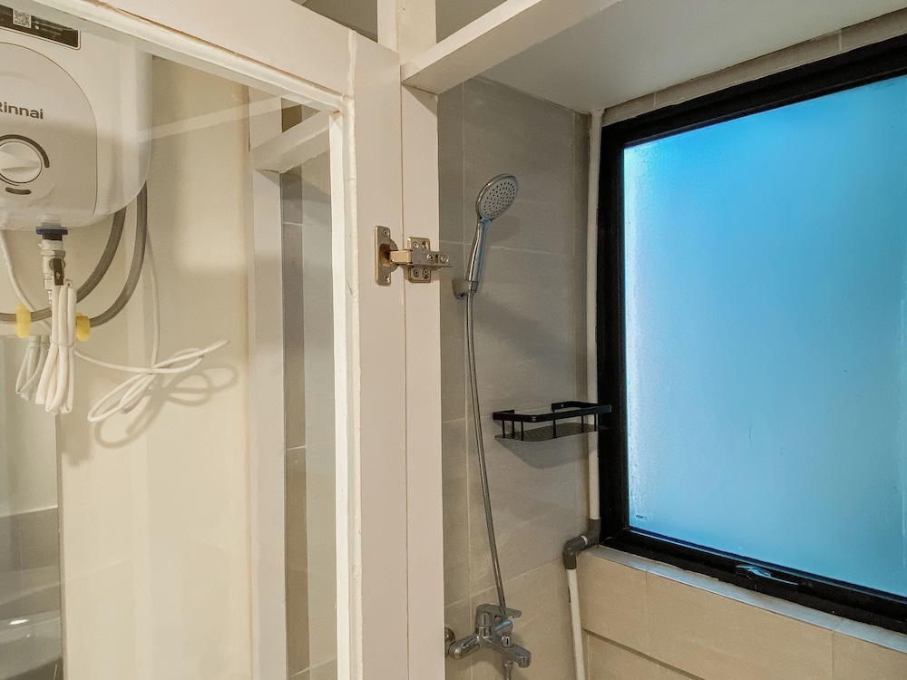 Homey And Good 2Br At Meikarta Apartment