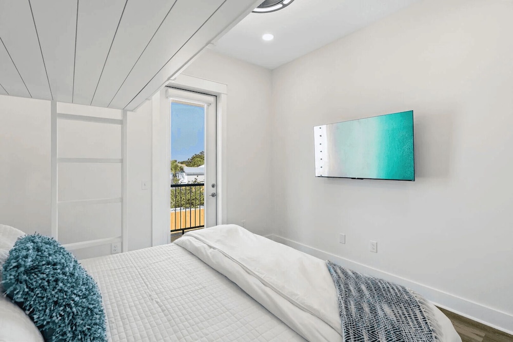 Wanderlust by Avantstay Walk to Beach + Pool New Construction