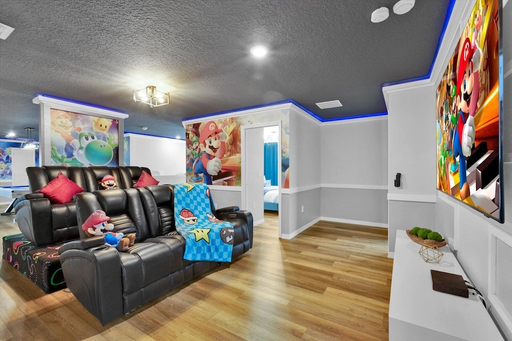 New 10 Br/19 Beds Pool+spa Disney Fireworks View 10 Bedroom Home