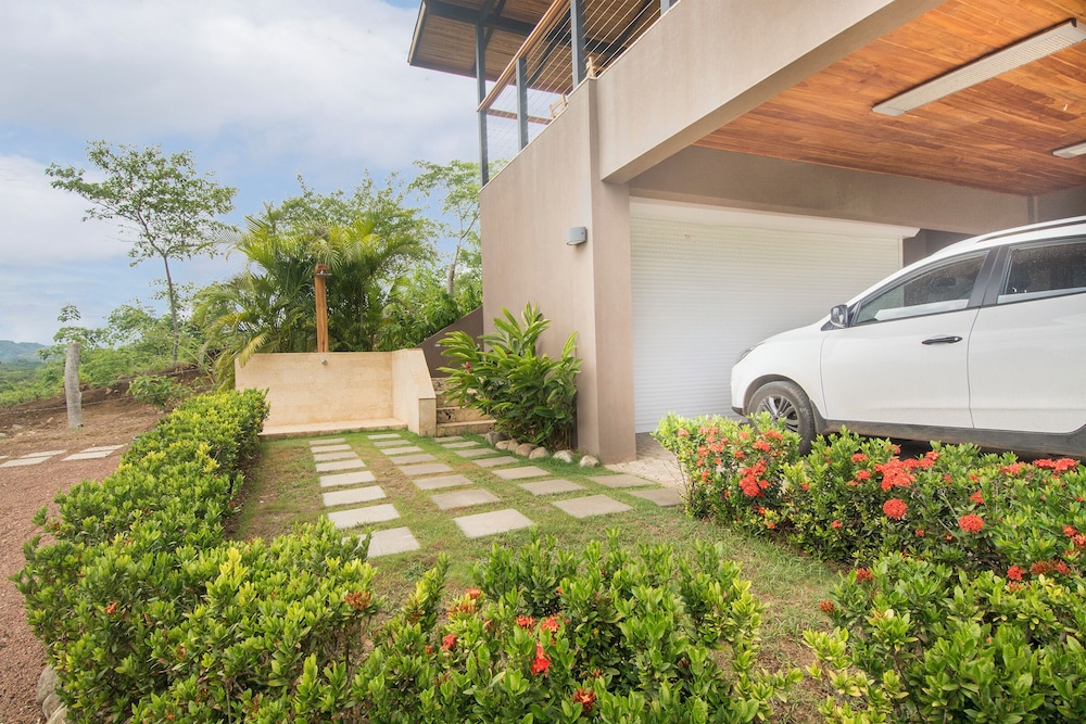 Luxury Home w/ Views & Infinity Pool: Near Beach!