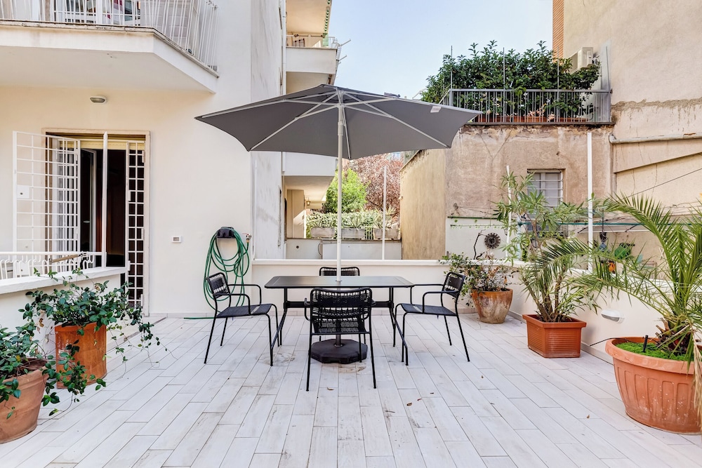 Gianicolo Apartment with Terrace