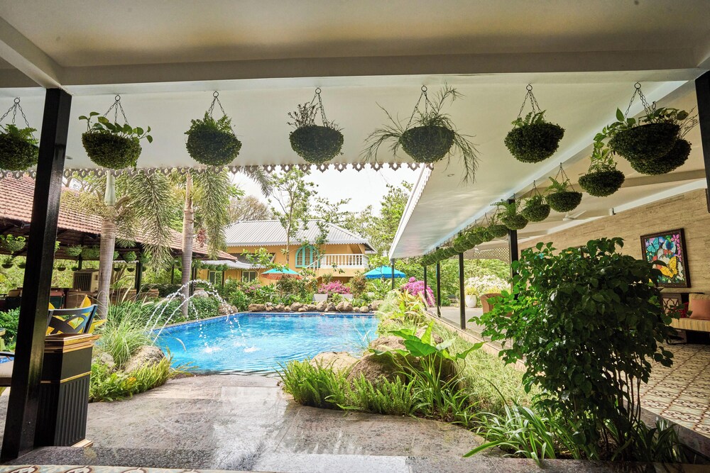 Mayfair Manor Alibag