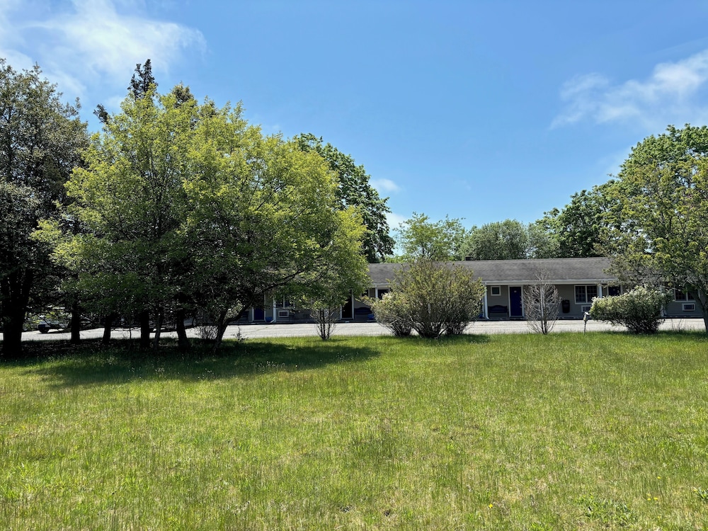 Westhampton Seabreeze Motel