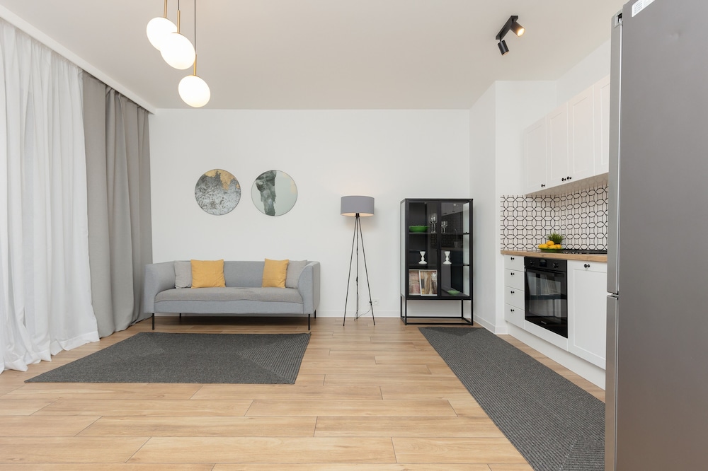 Spacious Apartment by Renters view 2