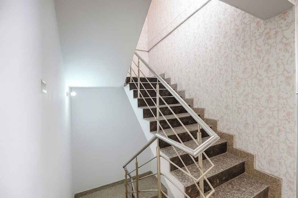 Fabhotel Dream Stay Inn