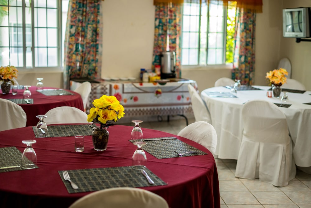 Jamaica Vacations - Holiday Haven Resort  Banquet Hall - Property Image 2