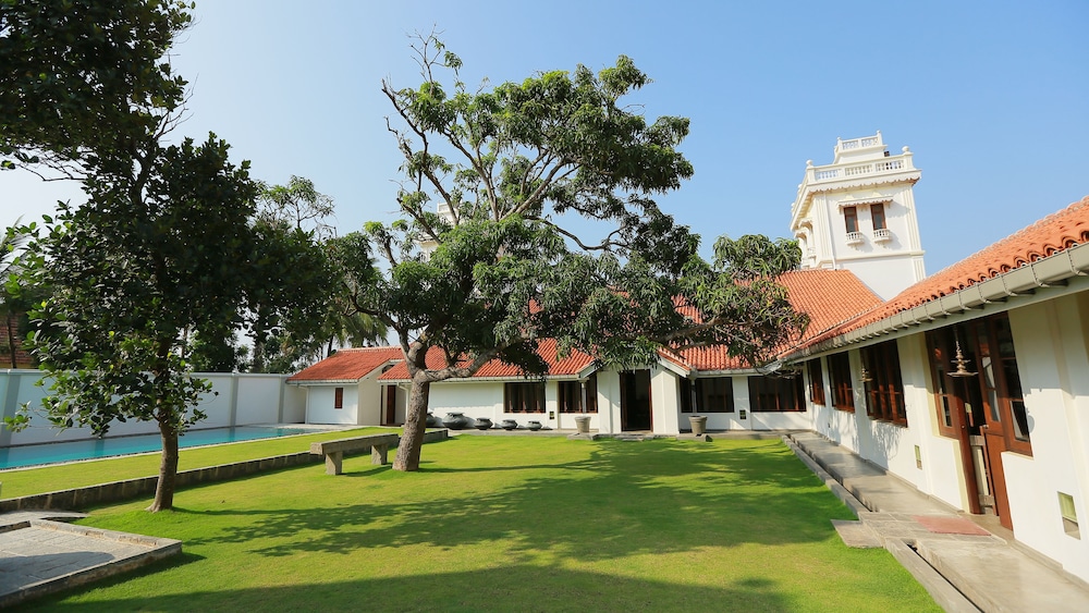 Yoho Monsoon Villa