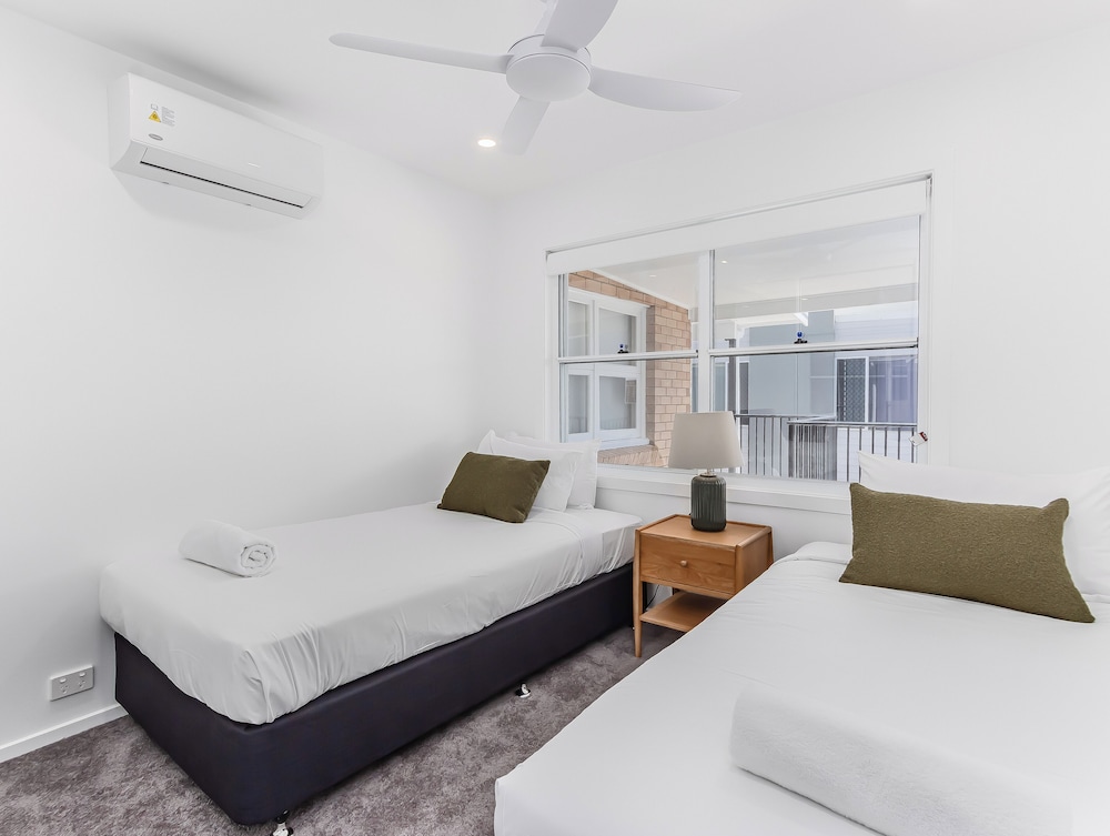 Relax on Marine Parade 2 BDR Apartment