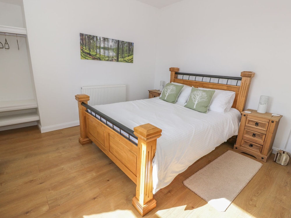Corrafeckloch Forest Cottages view 3