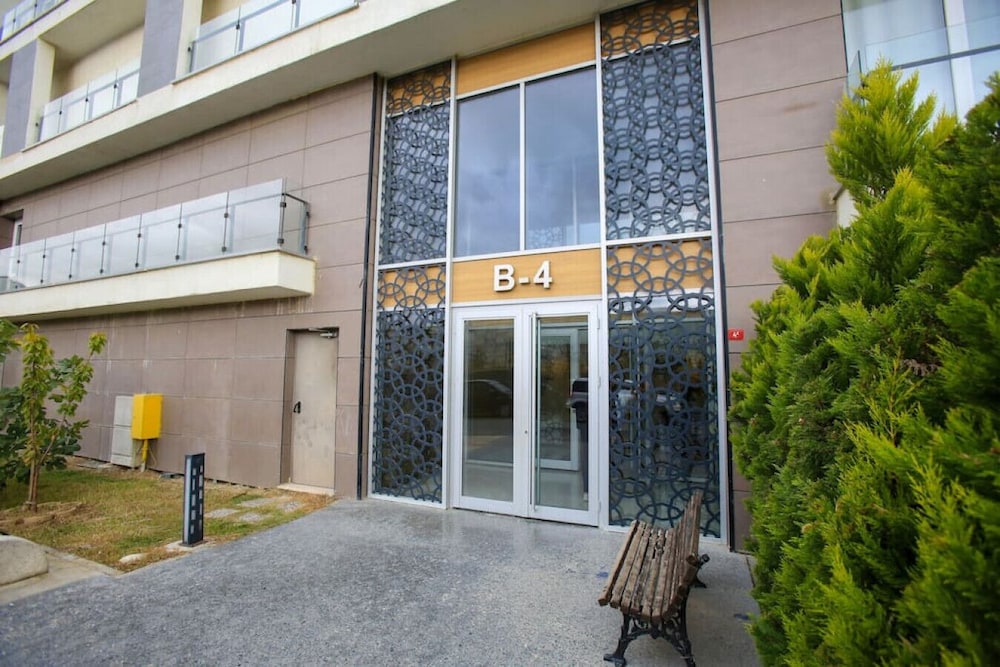 Lovely 2-bedroom Apartment in Basaksehir