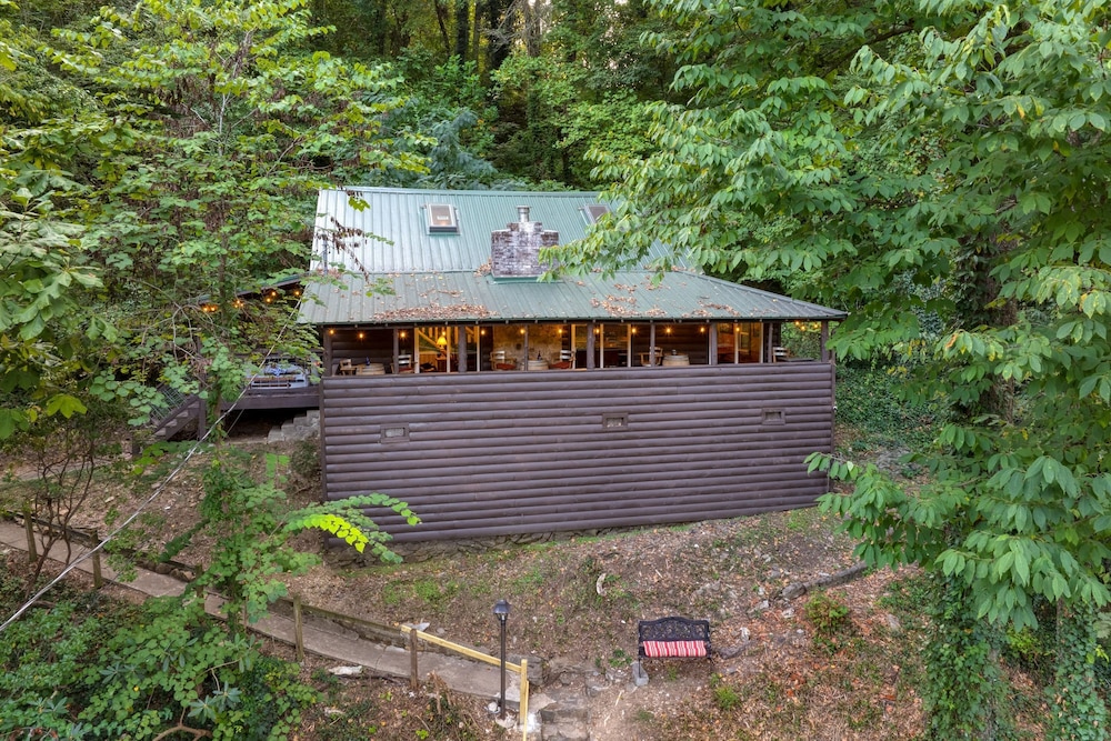 Riverwood Gatlinburg Pigeon Forge Cabin w River Views