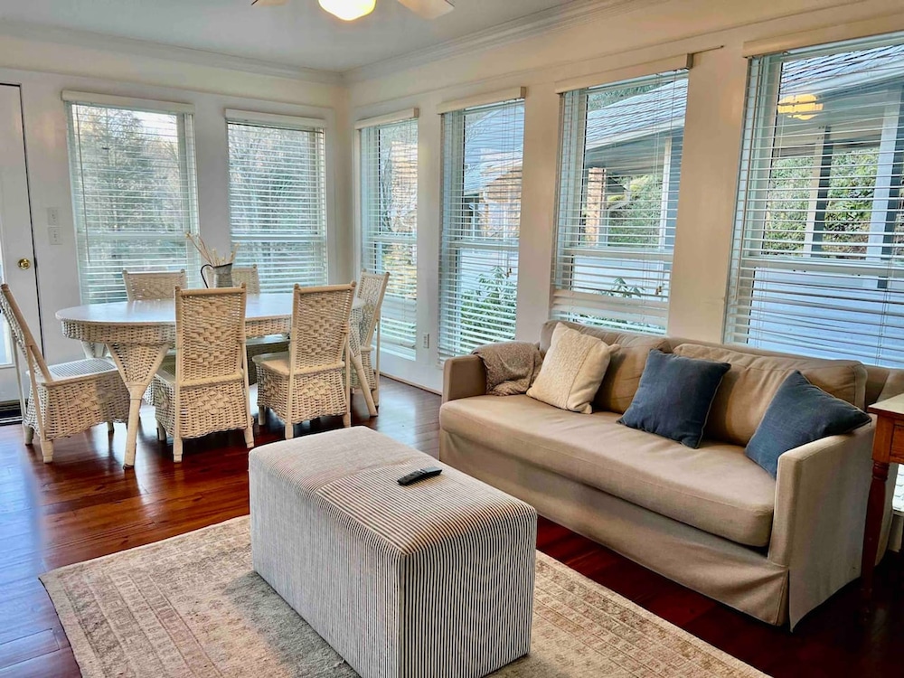 5 BR House- Mt Mitchell Golf Course on the River