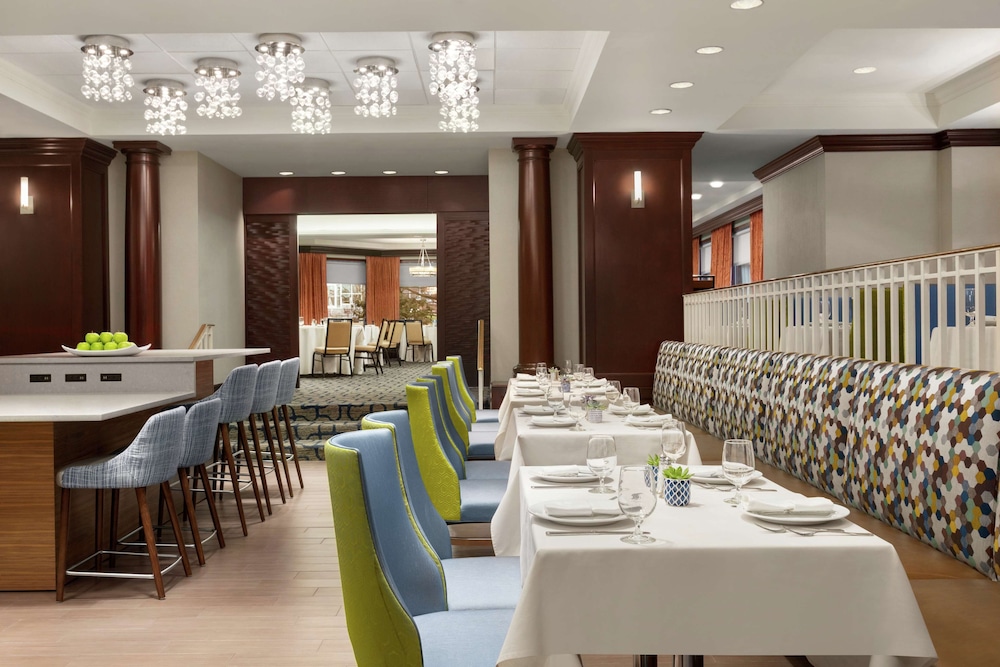 Boston Vacations - Embassy Suites by Hilton Boston Waltham - Property Image 18