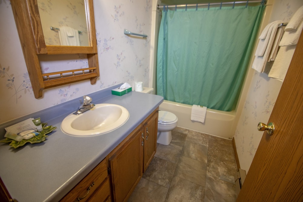 Ridges Inn & Suites