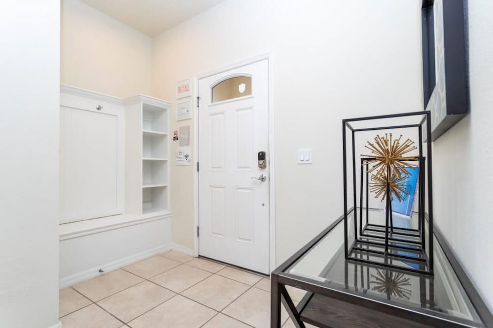 Amazing 5BR Private Pool Lakeview Near Disney