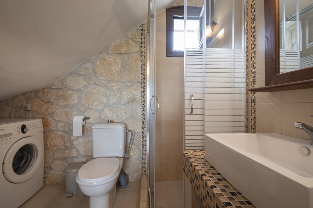 Artis Villa by Rentals Pro