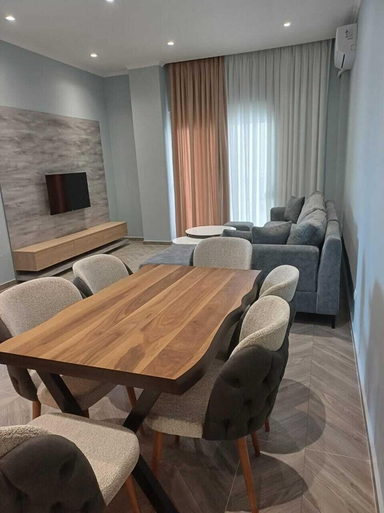 Regal Luxury Apartments