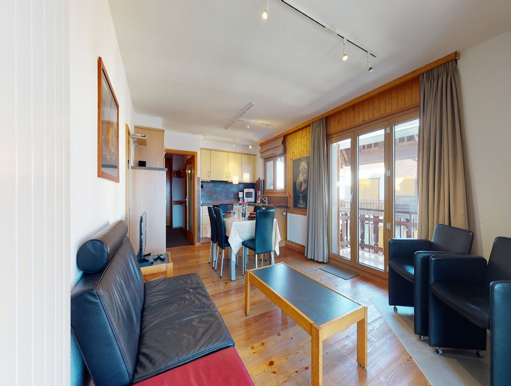Apartment With Front Balcony