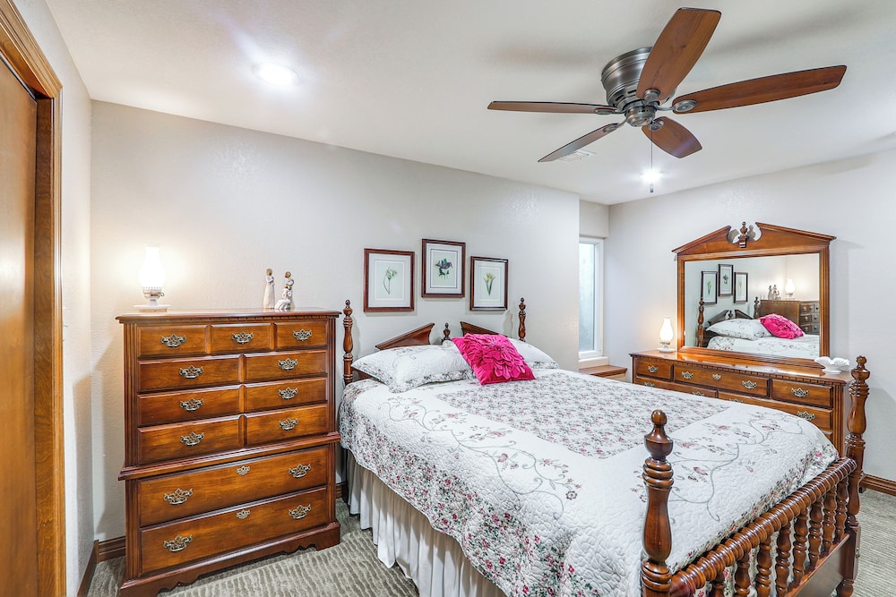 2 Mi to Main Street: Family Home in Winfield!