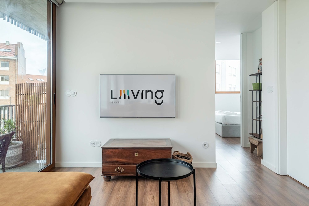 Liiiving in Matosinhos - Warm Vintage Apartment