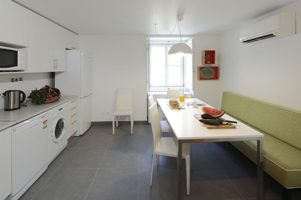 Bairro Alto Apartments by linc