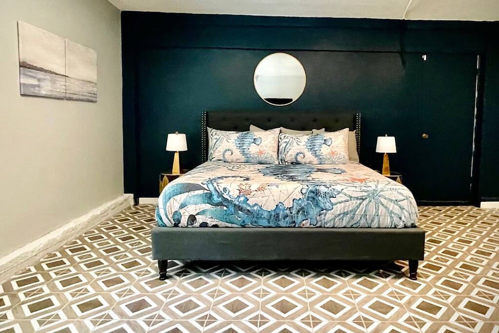 Pacific Dreams at Woodland Hills Distinguished 8 Br 6 5 BA Residence With Pool and Spa Sleeps 16