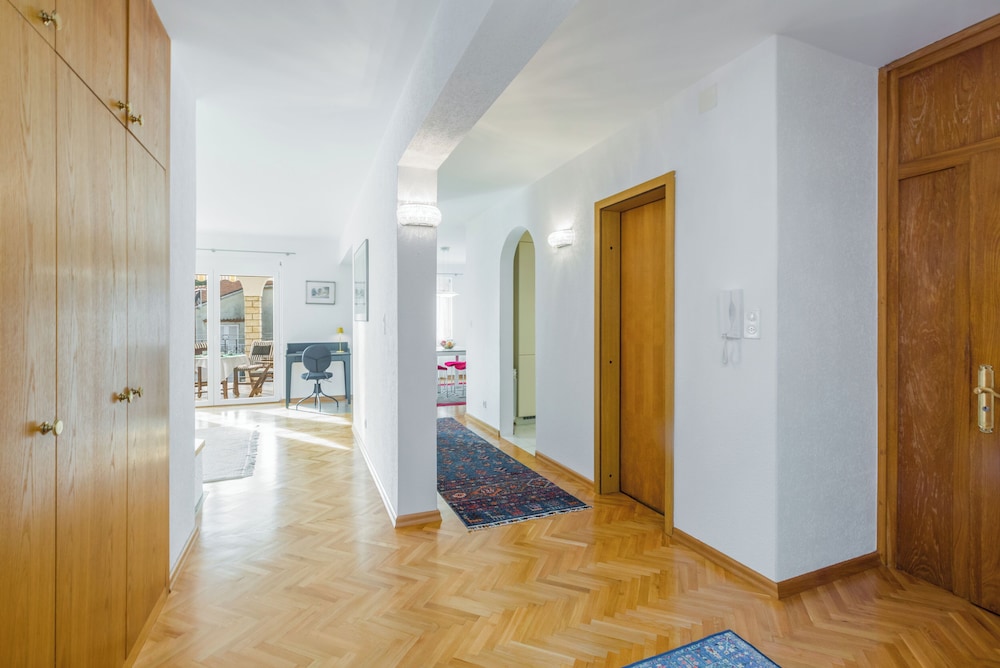 Apartment Elegant