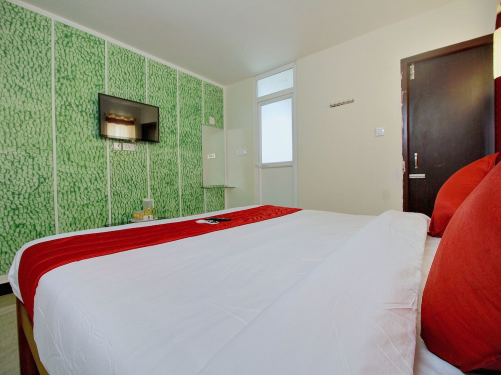 OYO 14240 MOHAN RESIDENCY