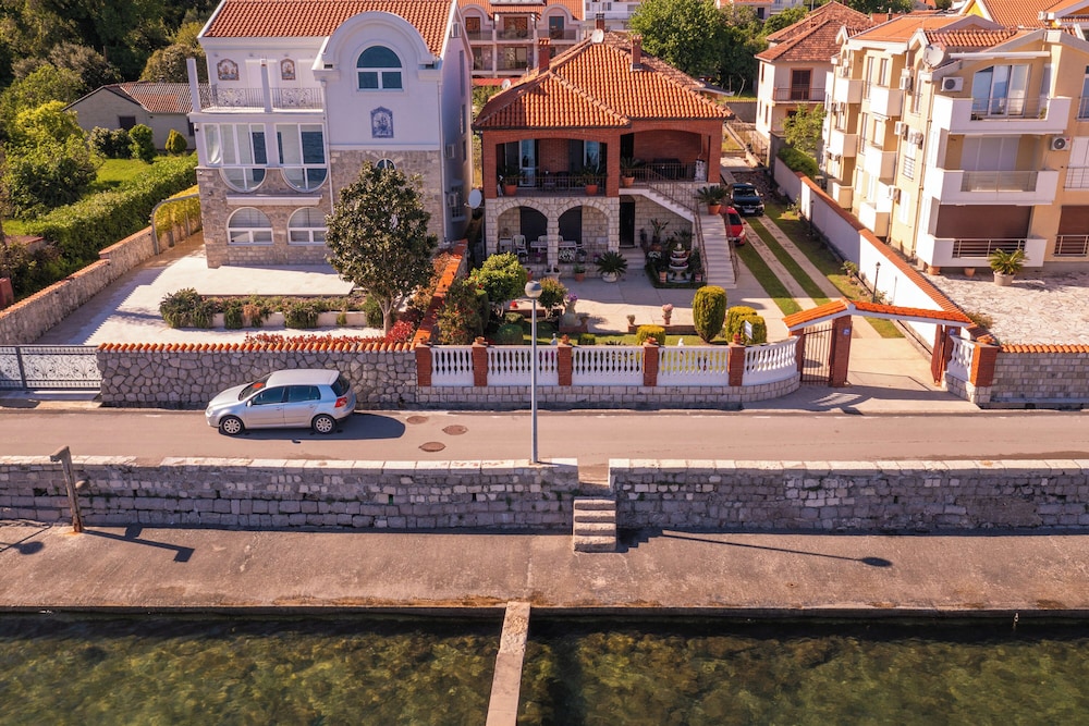 Seafront Haven Darka