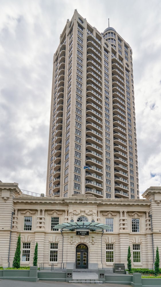 Elegant Apartment With City View
