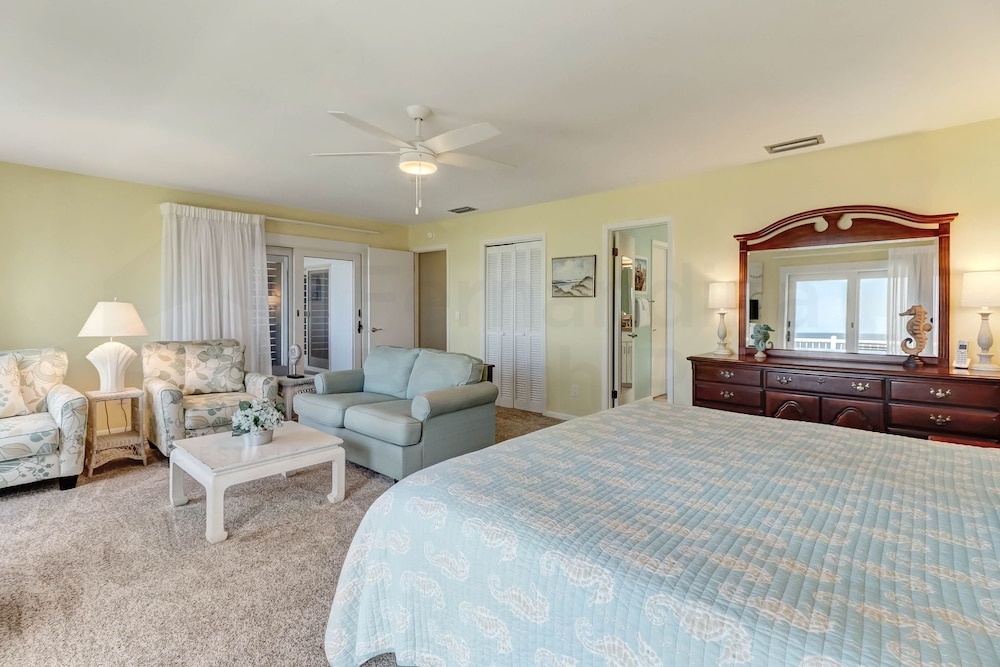 Fernandina Beach Vacations - Dog Friendly Oceanfront Beach House by RedAwning - Property Image 53
