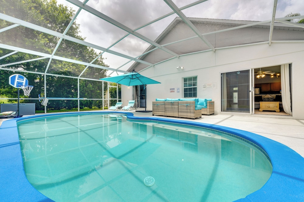 4 Mi to Disney: Home w/ Pool Table, Outdoor Oasis!