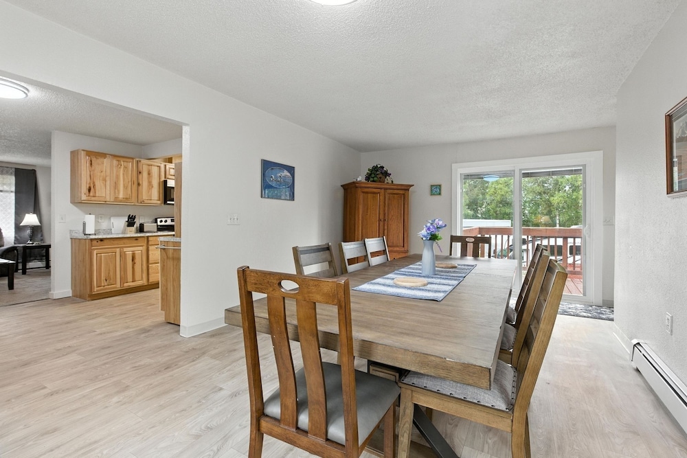 Anchorage 5br Retreat Hikes, City & Comfort 5 Bedroom Home