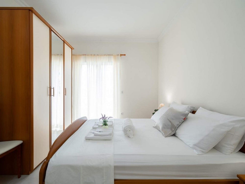 Solar House Babina 2 view 3