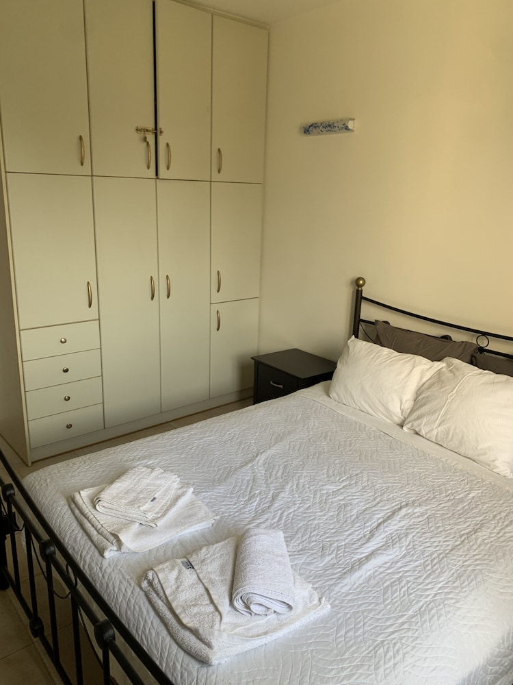 3-Bedroom Apartment on Beach Cassiopeia view 4