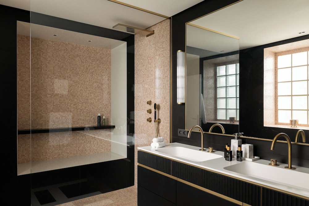 HIGHSTAY - Luxury Serviced Villa - Poincaré