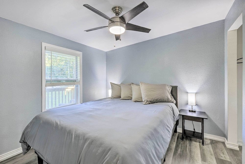 Updated Home Near Manatee Springs State Park!