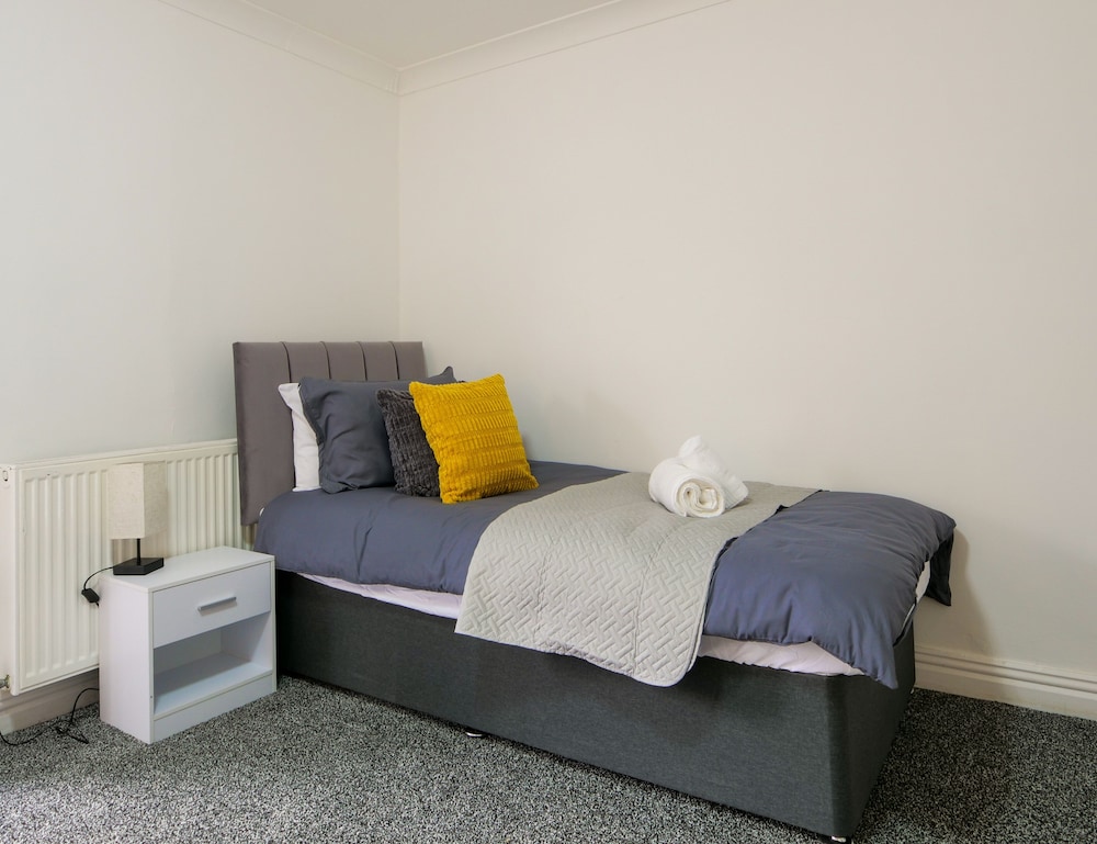 Spacious 5B Sunderland Home For Groups & Families