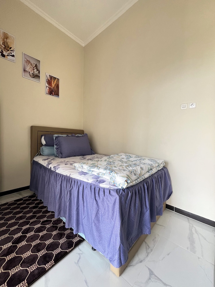 Arrayyan Executive Village Complex Batu