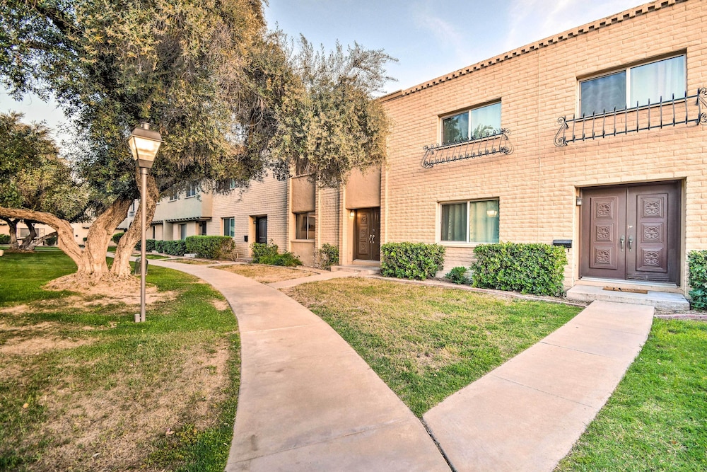 Scottsdale Gem: Pool Access, Walk to Old Town