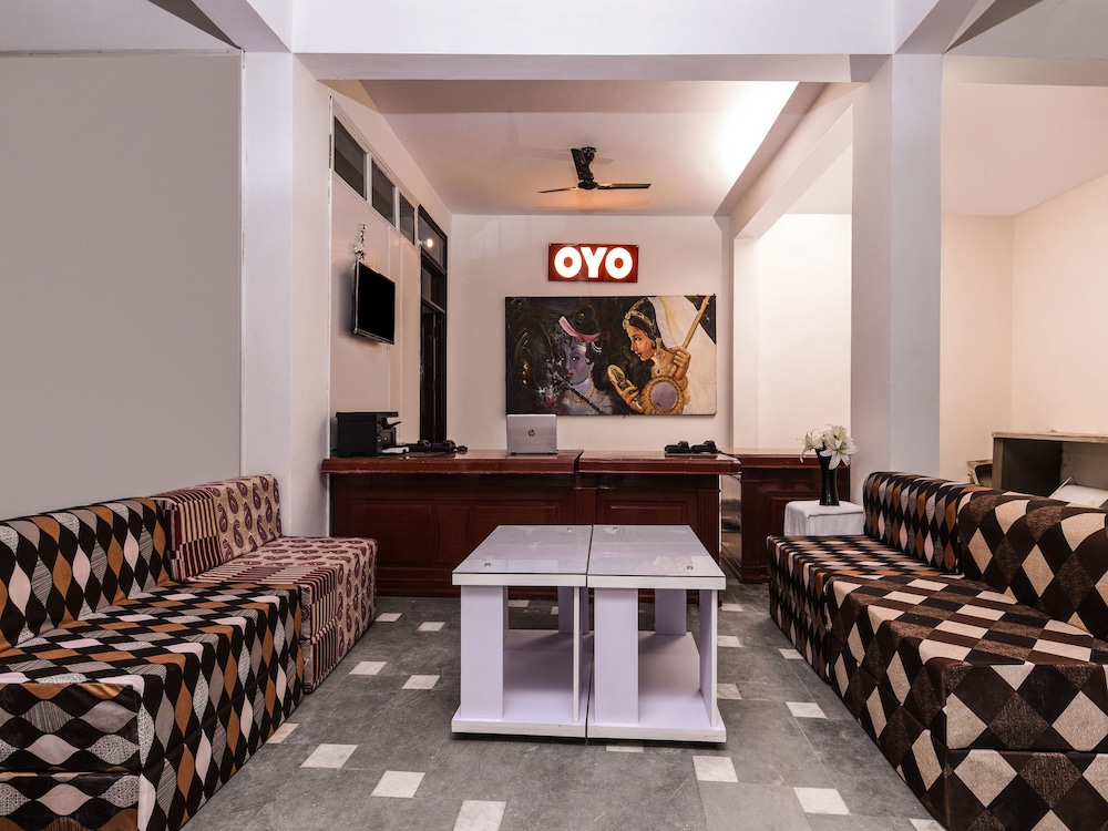 OYO 15624 Golden Plaza
