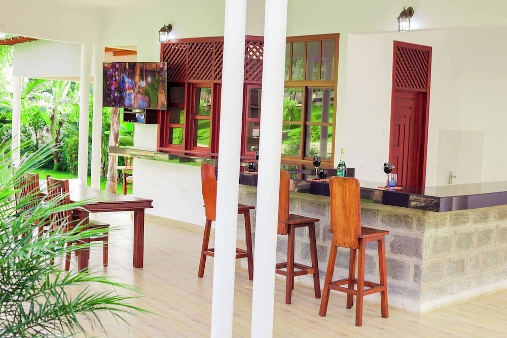Hellen's Riverside Villas