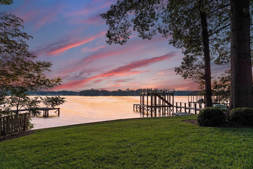Lakefront Living W/optional Boat Rental