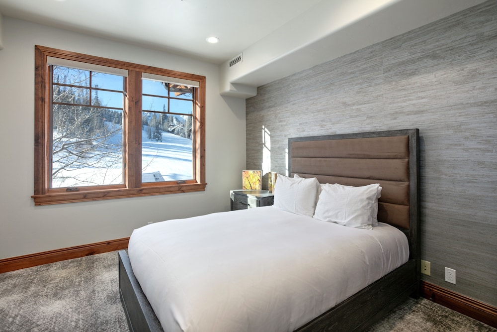 504 - Five Bedroom Penthouse Grand Lodge 5 Condo