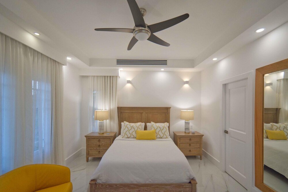 Luxury 6bdr Villa at Tortuga Bay Near Beach Golf