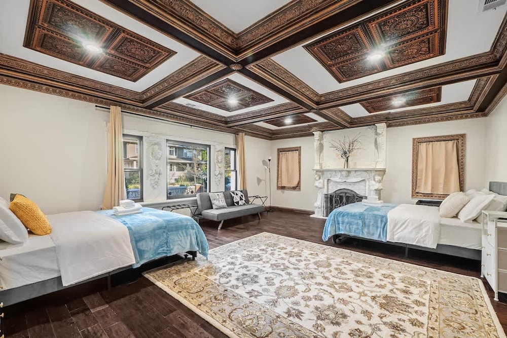 Stunning Roman Design 7bed5bath in Heart San Jose