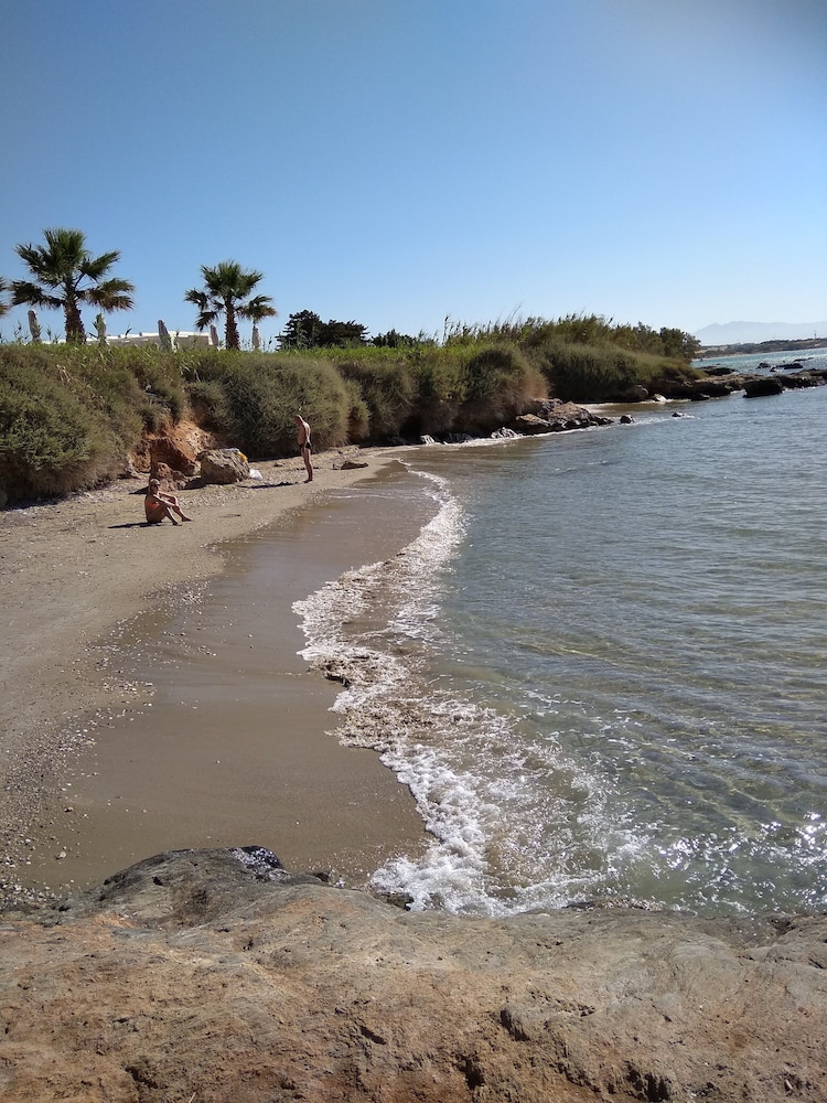 Kiki's Dream Refurbished Apartment With a Bacony and sea Views view 3