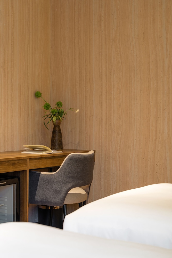 Kin Hotel Thai Van Lung 2