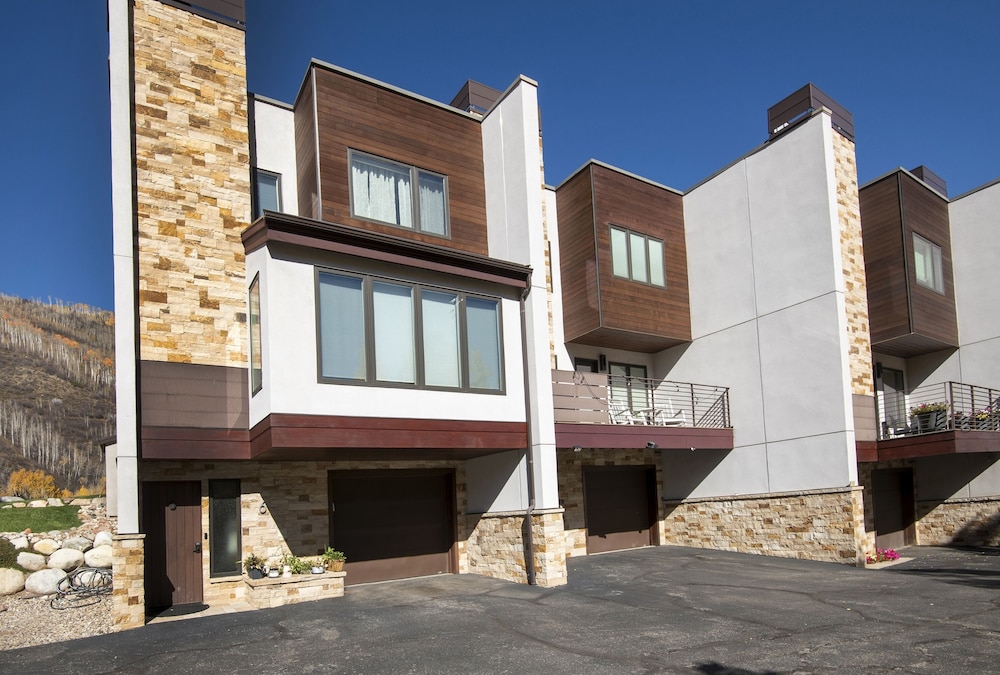 Capstone 6 3 Bedroom Townhouse